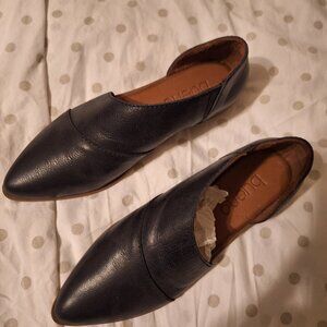 Bueno Blake Flat Women’s Slip-On Shoe – Dark Blue – EU 36 / US 6 – Leather